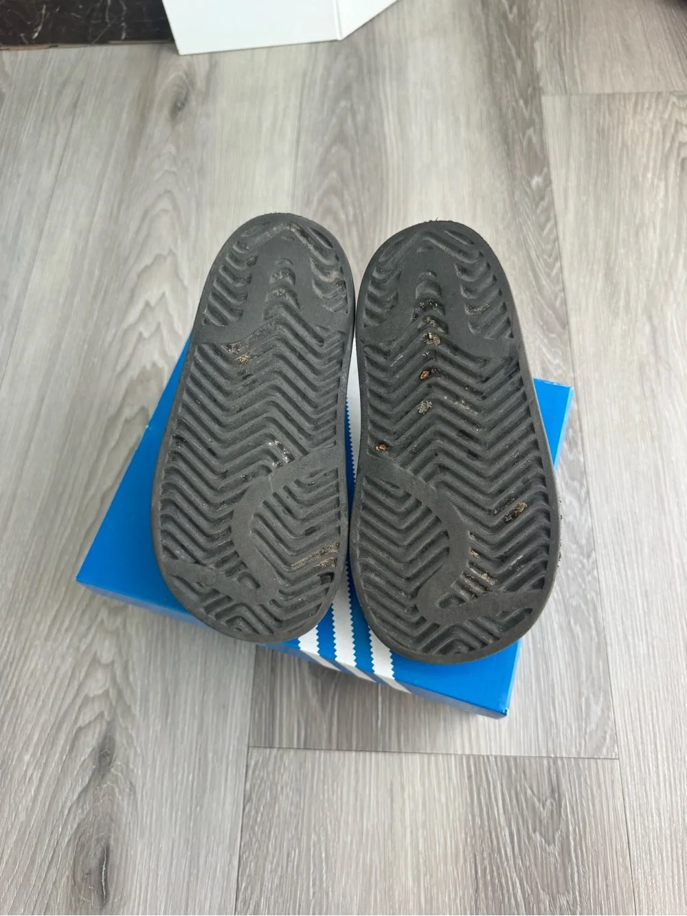 Adidas SUPERSTAR SANDALS KIDS - Black/ 13K ( Used )